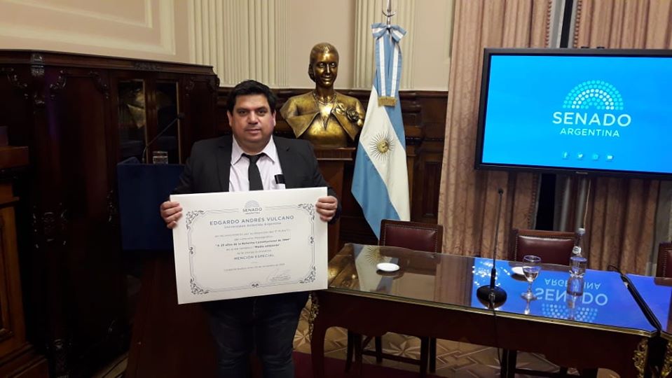 • Estudiante de la Atlántida recibió una distinción en un concurso del Senado de la Nación